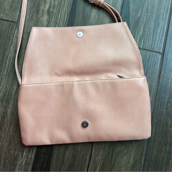 Matt & Nat Pebbled Vegan Leather Convertible Crossbody or Clutch Purse Salmon - Picture 5 of 10